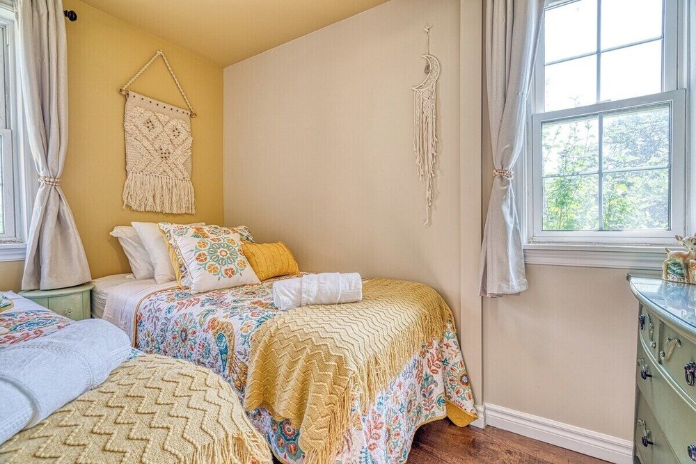 Summer Dates Open HotTub Fire Pit Relaxation Selkirk Vrbo