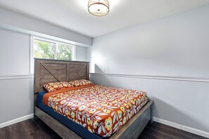 4 slaapkamers, een strijkplank/strijkijzer, wifi, beddengoed