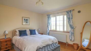 5 bedrooms, individually decorated, individually furnished, free WiFi