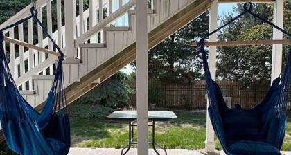 Cabin Oasis in the Suburbs!