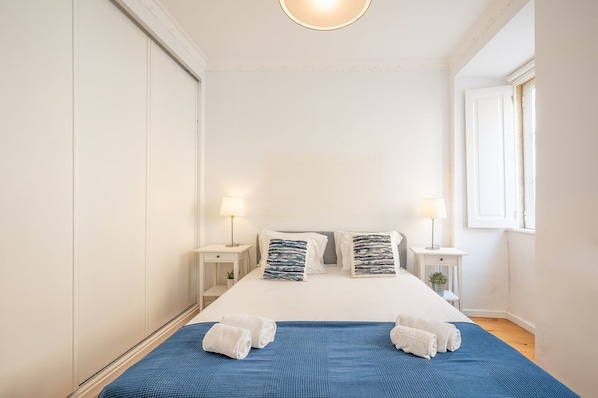 1 chambre, bureau, accès à Internet, literie fournie