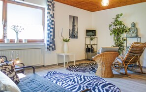 TV - 1 bedroom lovely apartment in Edertal (Edertal)