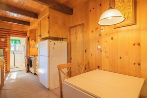Private kitchen - Rustic Pine (Big Bear Lake)