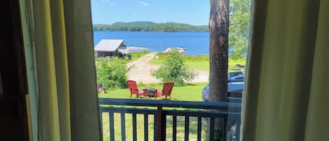 熨斗/熨衣板、免費無線上網、床單