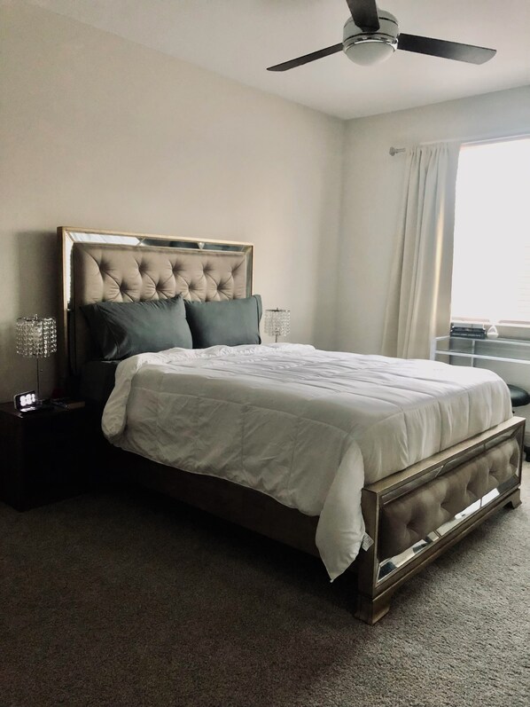 1 غرفة نوم ومكواة/لوح كي وواي فاي وملاءات أسرّة