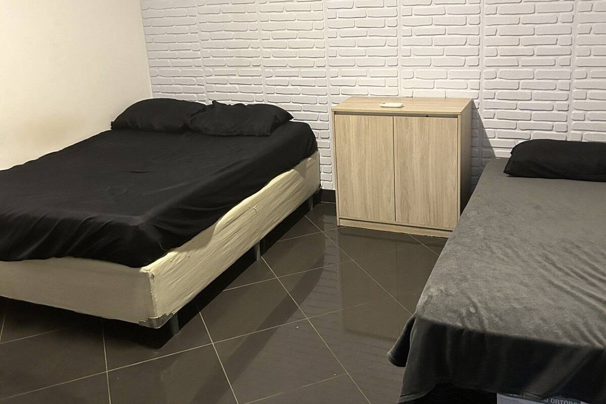 Chambre Triple | 1 chambre, fer et planche à repasser, Wi-Fi gratuit
