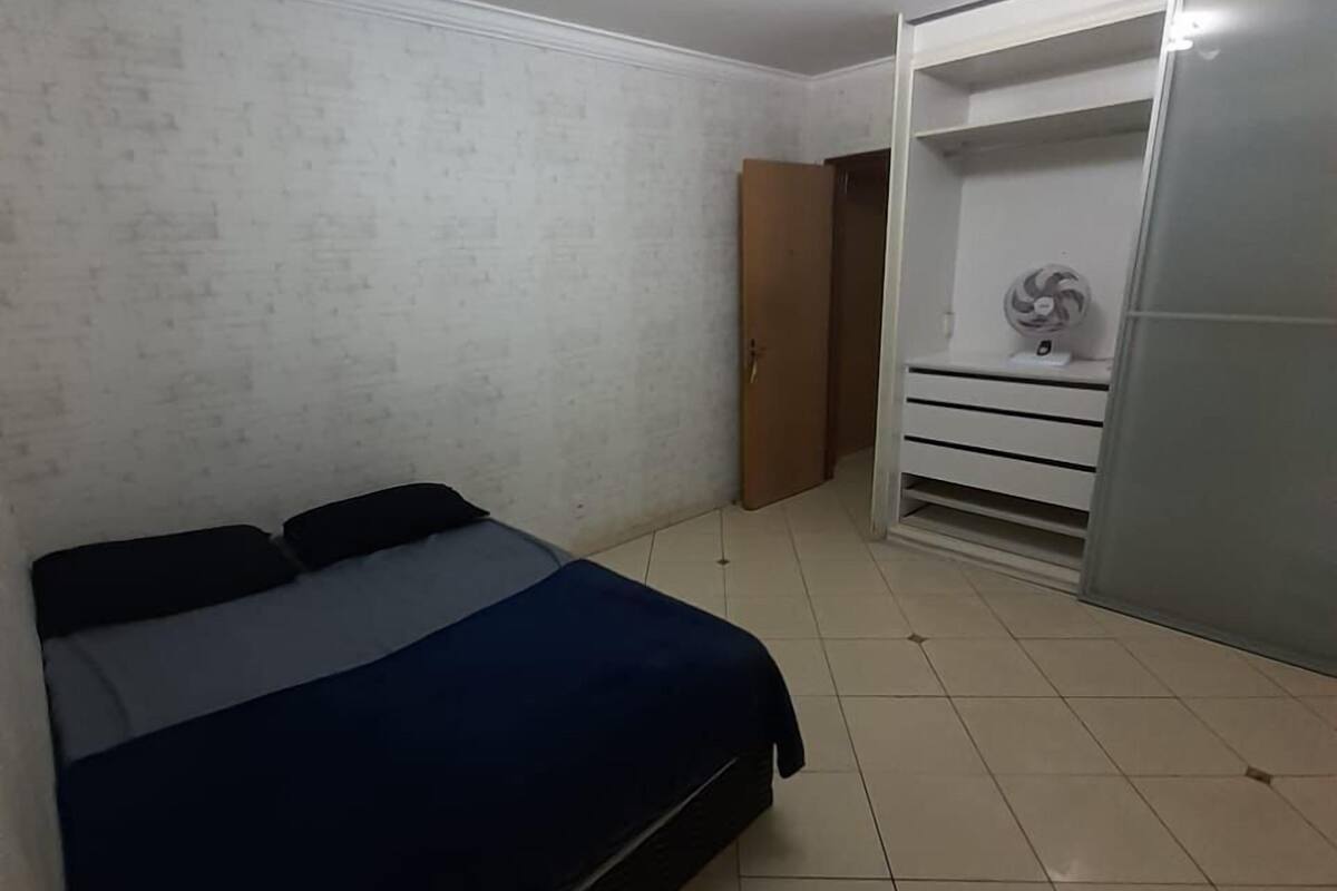 Chambre Triple | 1 chambre, fer et planche à repasser, Wi-Fi gratuit