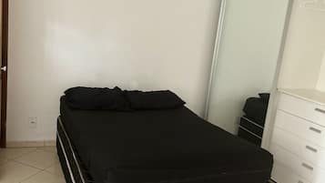 Habitación triple | Tabla de planchar con plancha y wifi gratis