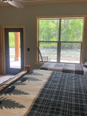 5 camere, una cassaforte in camera, una scrivania, ferro/asse da stiro