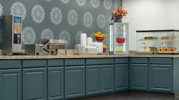 Free daily buffet breakfast