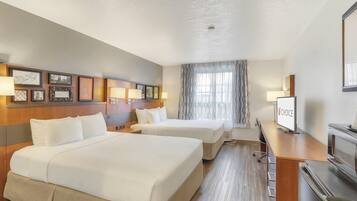 Habitación, 2 camas de matrimonio, no fumadores | Decoración individual, mobiliario individual, escritorio