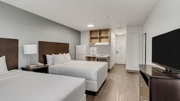 Quarto, 2 camas Queen, para não fumantes | Individualmente decorados, individualmente mobiliados, escrivaninha