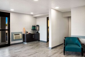 Lobby - Quality Inn Santa Fe New Mexico (Santa Fe)