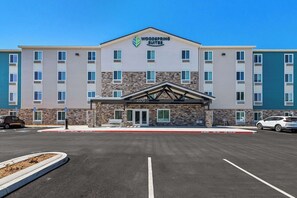 Exterior - Woodspring Suites Corona (Corona)