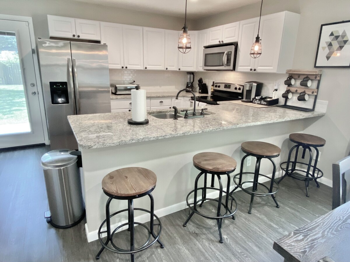Photo 2 of Family friendly, Gameroom & Outdoor Space Close to Downtown & St Augustine Beach