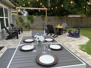 Outdoor dining - Family friendly, Gameroom & Outdoor Space Close to Downtown & St Augustine Beach (St. Augustine)