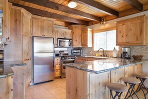 Fridge, microwave, oven, stovetop - Tahoe City Lakeview Home (Tahoe City)