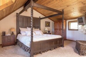 4 bedrooms, desk, iron/ironing board, free WiFi