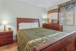 Basic Cabin | 2 bedrooms, free WiFi - KC's Haven (Sugarloaf)