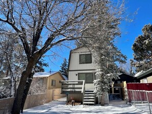 Vista frontal de la propiedad