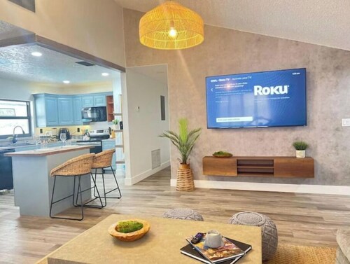 Amazing bohemian house with a pool in a very nice neighborhood 