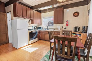 Hytte – basic | Eget kjøkken | Vannkoker