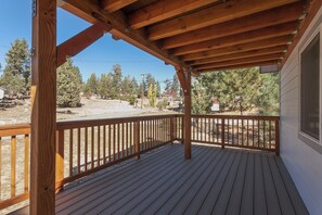 Basic Cabin | Terrace/patio