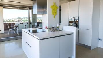 Fridge, oven, dishwasher