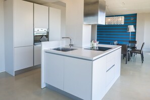 Kühlschrank, Ofen, Geschirrspüler