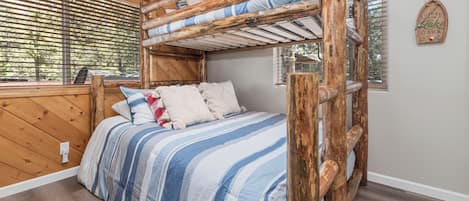 Basic Cabin | 3 bedrooms, WiFi (free)