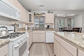 Unclassified image, 2 of 39, button - Serenity Knoll (Big Bear Lake)