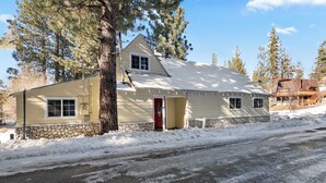 Unclassified image, 2 of 21, button - Jaybird Lodge  (Big Bear Lake)