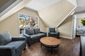 Chalet rustique de base | Aire de séjour