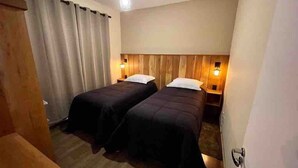 2 Schlafzimmer, Verdunkelungsvorhänge, Bügeleisen/Bügelbrett