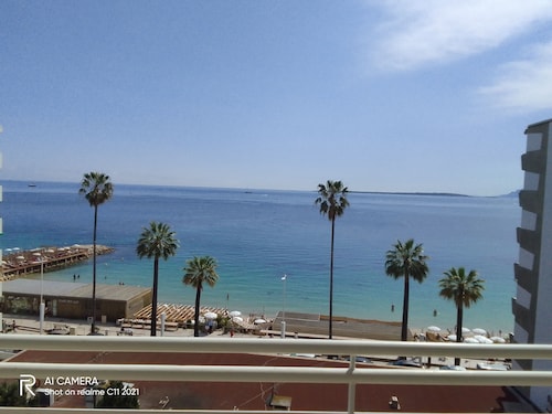 Bel Appartement Face mer aux Pieds des Plages