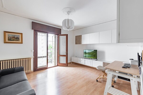 Télévision à écran plat