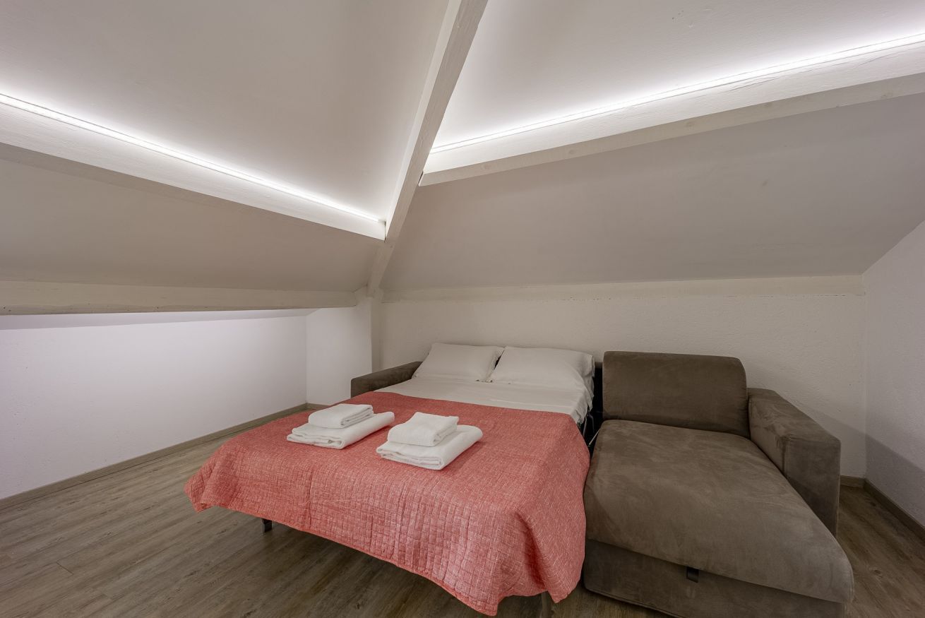 4 habitaciones, tabla de planchar con plancha, internet y ropa de cama 