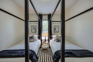 3 quartos, ferros/tábuas de passar roupa, Wi-Fi, roupa de cama