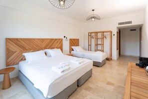 Down duvets, Select Comfort beds, free minibar, desk - Terra Gaia  (Gökçeada)
