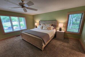 3 Schlafzimmer, Schreibtisch, Bügeleisen/Bügelbrett, kostenloses WLAN