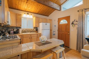 Basic Cabin | Private kitchen