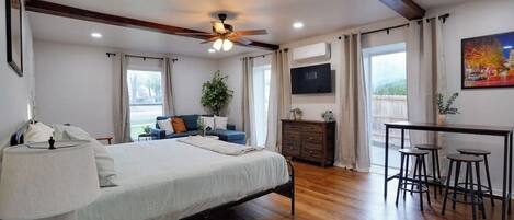 Bügeleisen/Bügelbrett, kostenloses WLAN, Bettwäsche