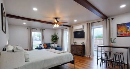 Cozy Home in Arlington Heights Close to TCU and Dickeys Arena