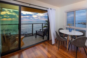 تناول الطعام بالخارج