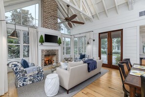 TV, fireplace, stereo