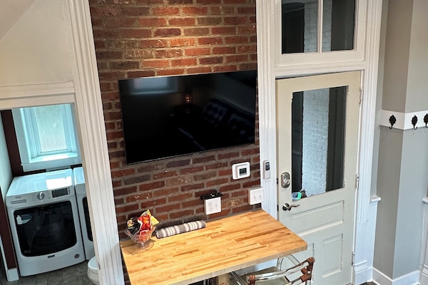 Breakfast or work station in living area.