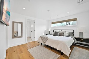 4 habitaciones, tabla de planchar con plancha, cuna de viaje y wifi 