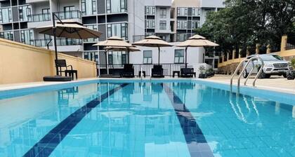 Located 5 minutes from Kigali golf course & all major international embassies.