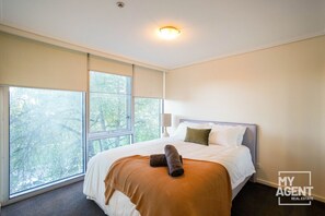 2 bedrooms, desk, iron/ironing board, travel crib