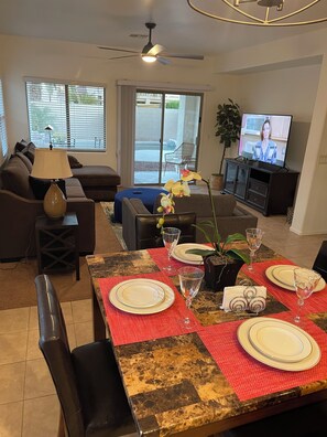 Dining - Chandler retreat, golfers home away from home.  (Chandler)